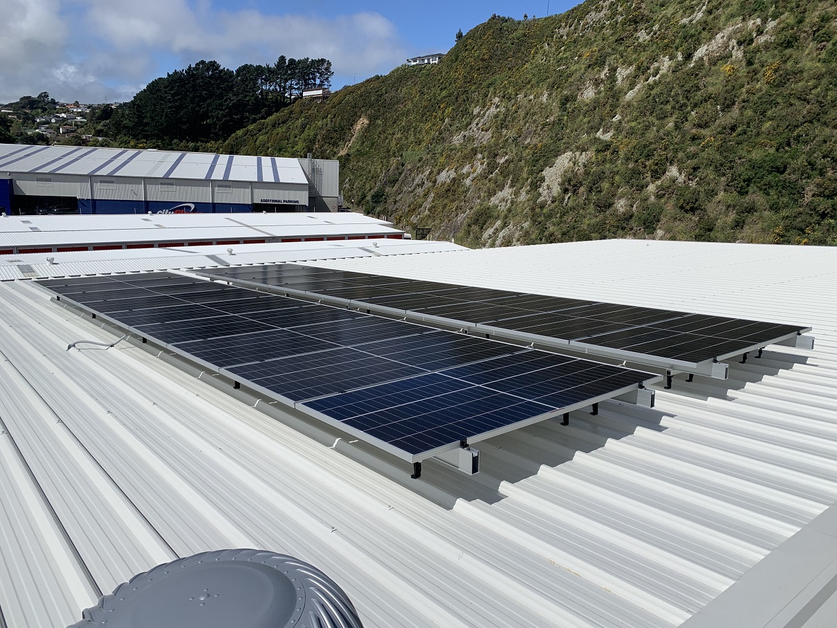 Solar panels at Kiwi self storge newlands 1